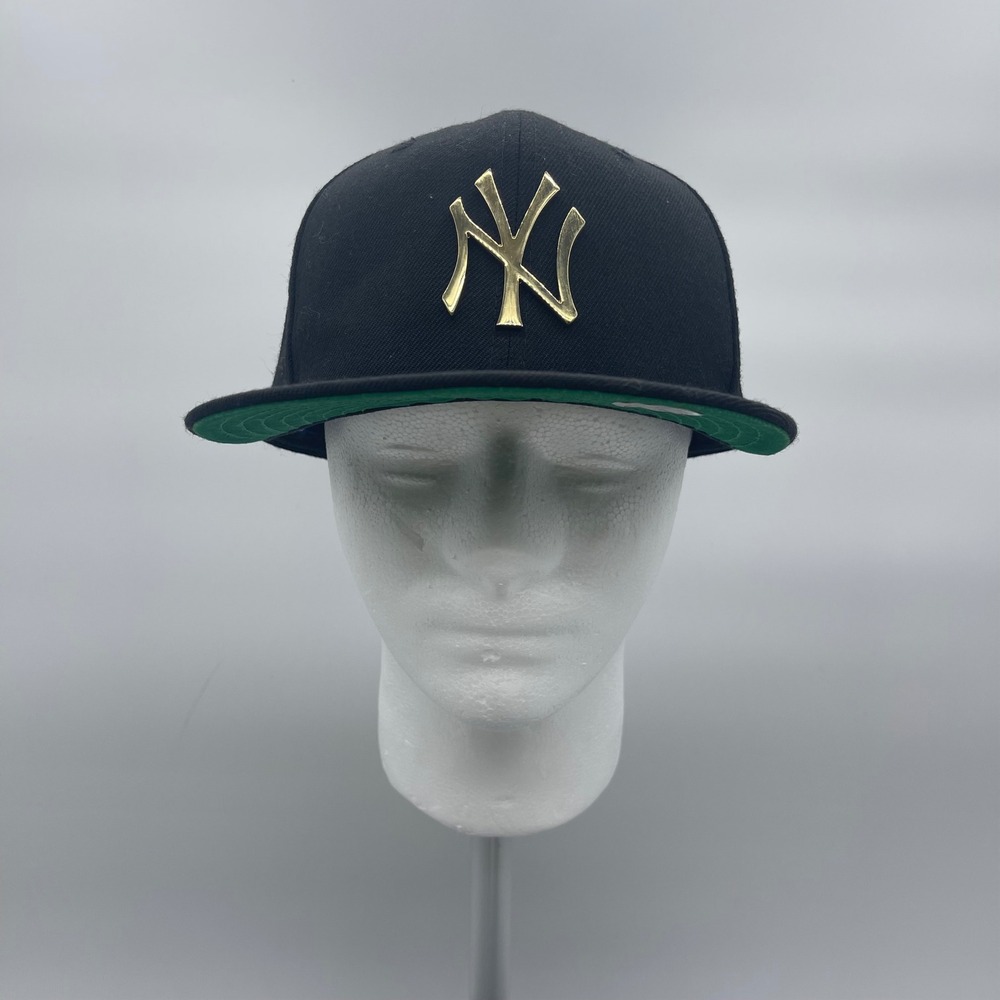 New Era 9FIFTY Mens OSFM Black‎ Gold New York Yankees Metallic Logo Snapback Hat